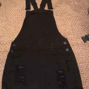 Overall skirt